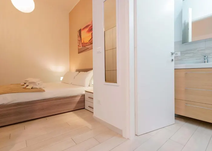 Clari Болонья